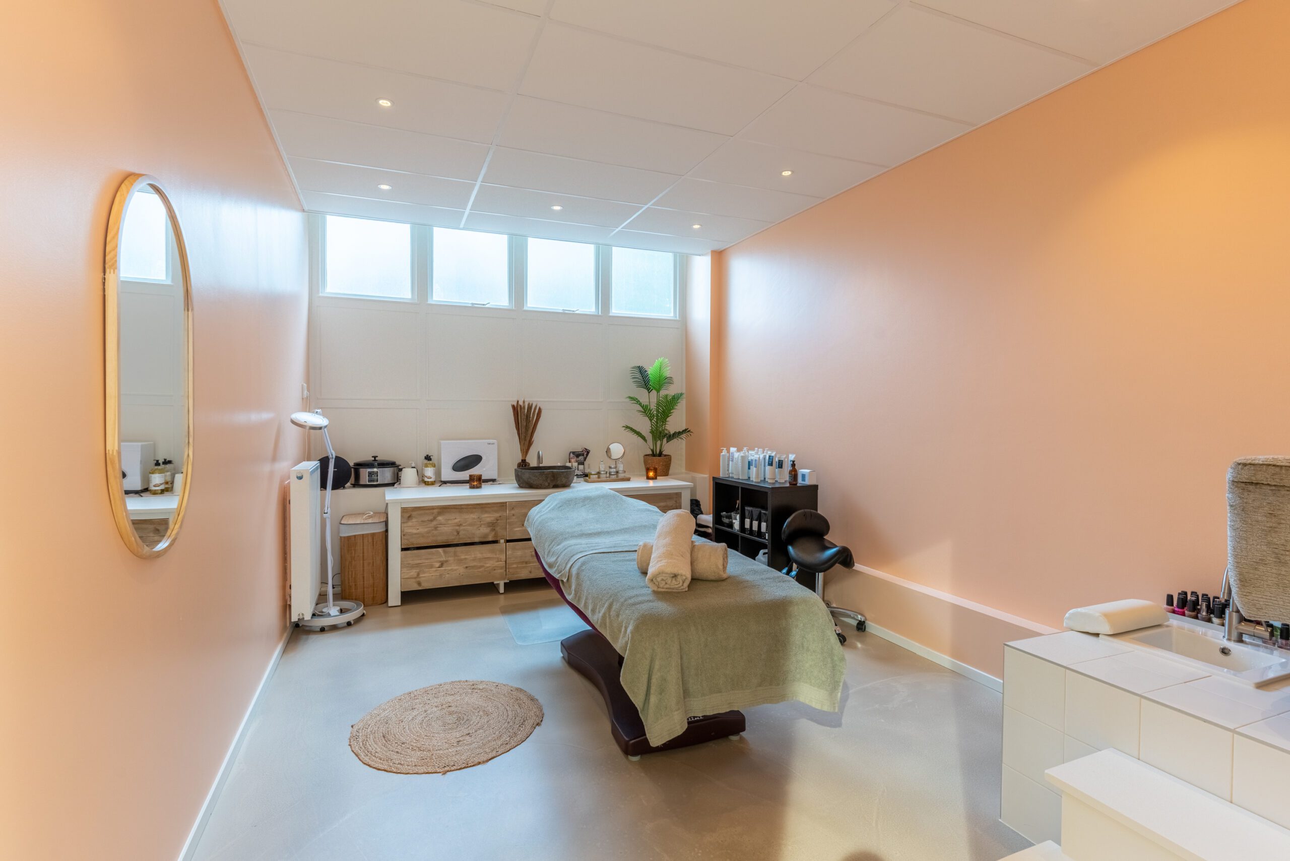 HEAVEN FOUR Amsterdam: Massage en Gezichtsbehandelingen